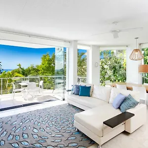  Holiday home Little Cove Apt, Spectacular View, Pool